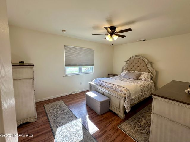 9 Nebraska Drive, Matawan, NJ 07747