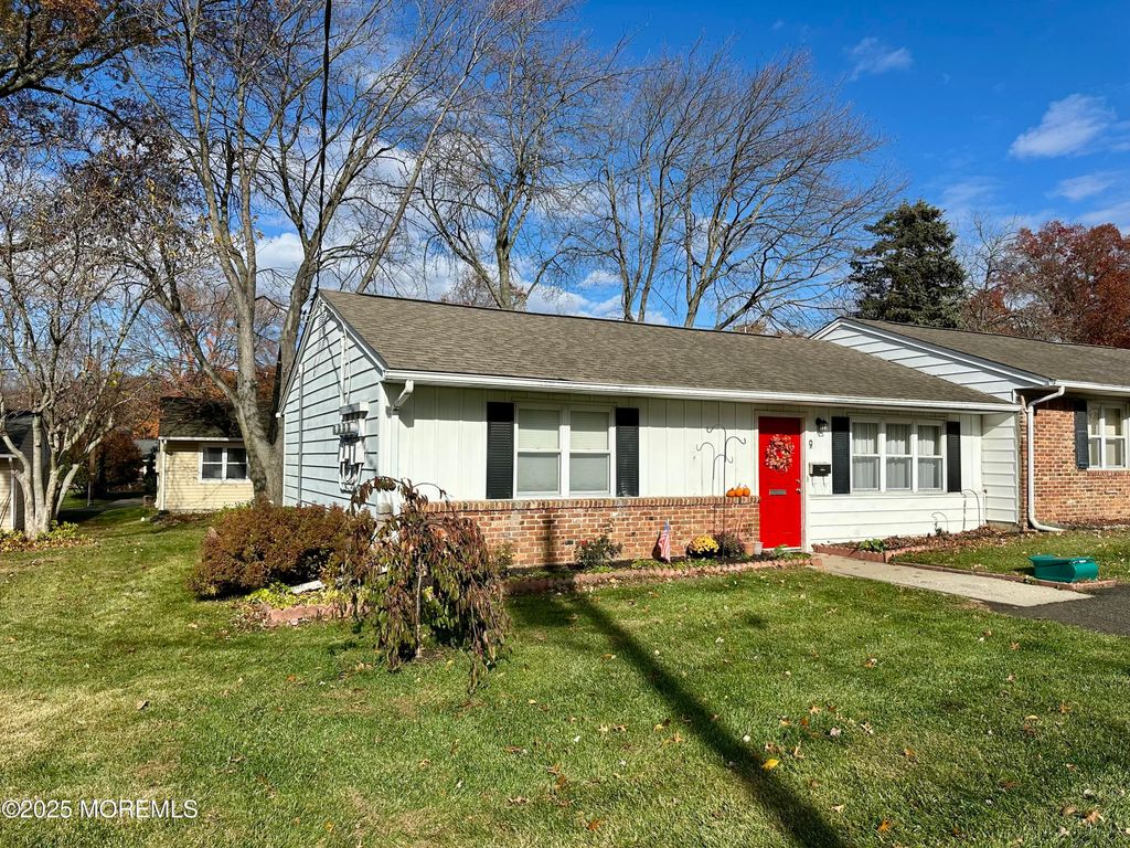 9 Nebraska Drive, Matawan, NJ 07747