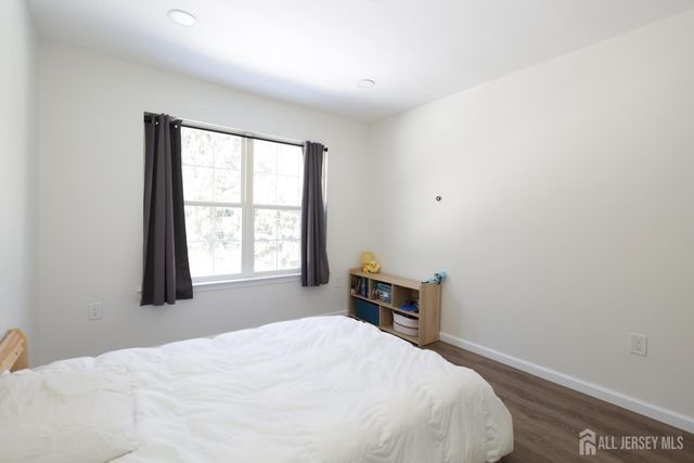 42 Pennsbury Way, East Brunswick, NJ 08816