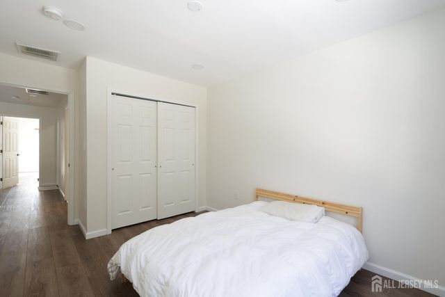 42 Pennsbury Way, East Brunswick, NJ 08816