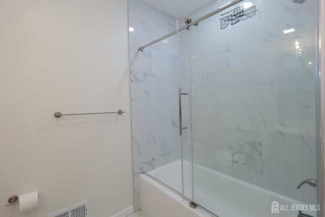 42 Pennsbury Way, East Brunswick, NJ 08816