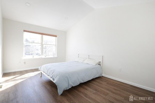 42 Pennsbury Way, East Brunswick, NJ 08816