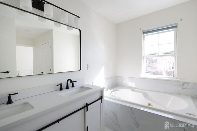 42 Pennsbury Way, East Brunswick, NJ 08816