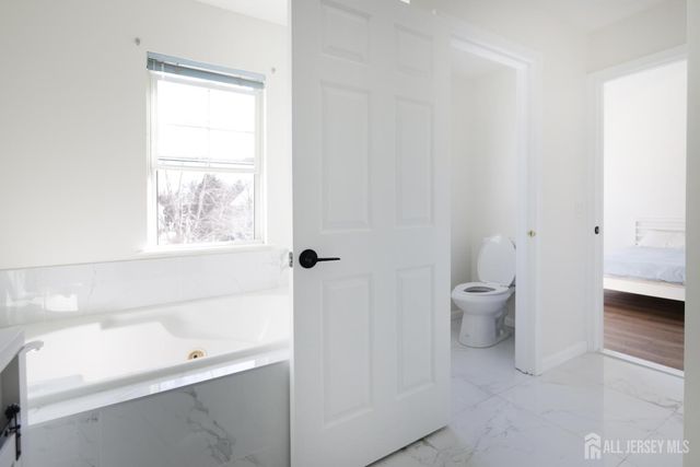 42 Pennsbury Way, East Brunswick, NJ 08816