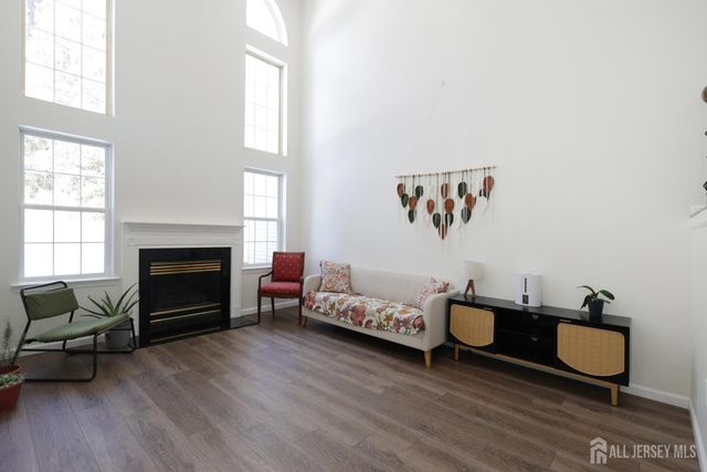 42 Pennsbury Way, East Brunswick, NJ 08816