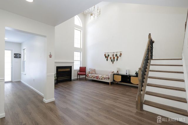 42 Pennsbury Way, East Brunswick, NJ 08816