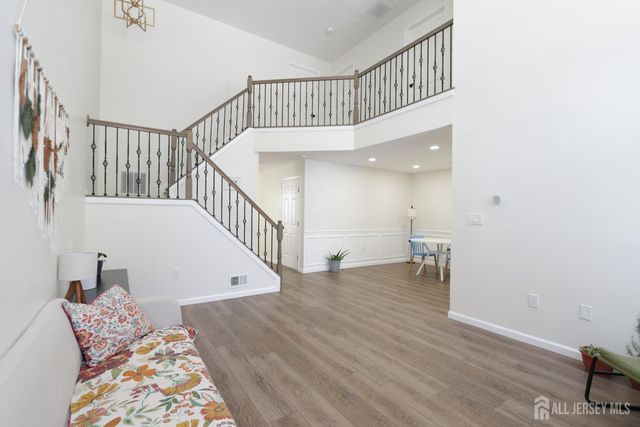 42 Pennsbury Way, East Brunswick, NJ 08816