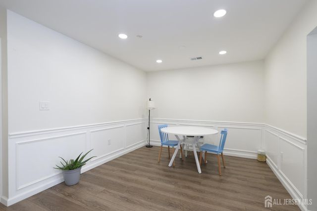 42 Pennsbury Way, East Brunswick, NJ 08816