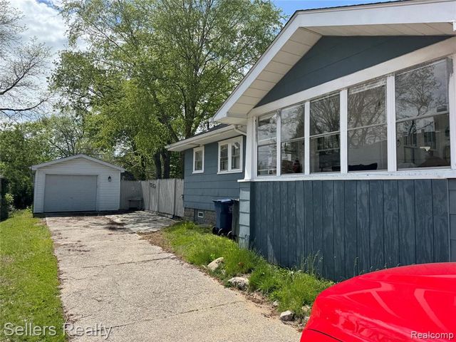 701 Saint Clair Avenue, Flint, MI 48504