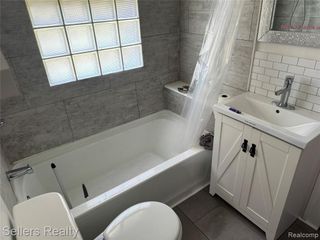 701 Saint Clair Avenue, Flint, MI 48504