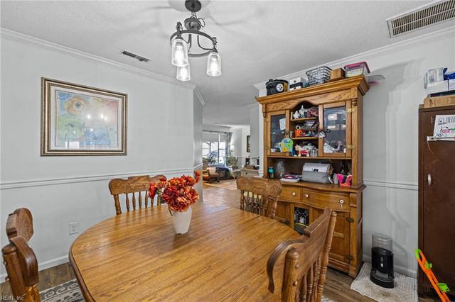 549 Prince Of Wales DR, Virginia Beach, VA 23452