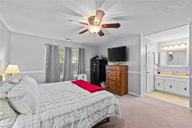 549 Prince Of Wales DR, Virginia Beach, VA 23452