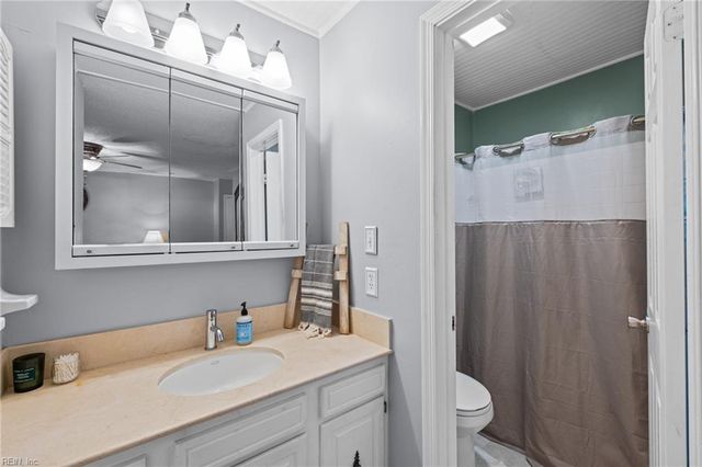 549 Prince Of Wales DR, Virginia Beach, VA 23452