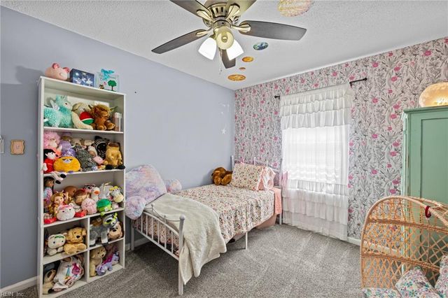 549 Prince Of Wales DR, Virginia Beach, VA 23452