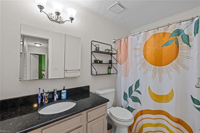 549 Prince Of Wales DR, Virginia Beach, VA 23452