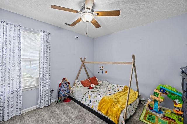 549 Prince Of Wales DR, Virginia Beach, VA 23452