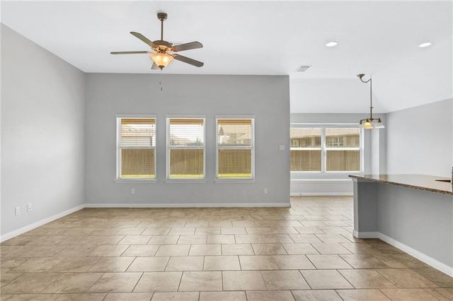 320 Lightcliff ST, Hutto, TX 78634