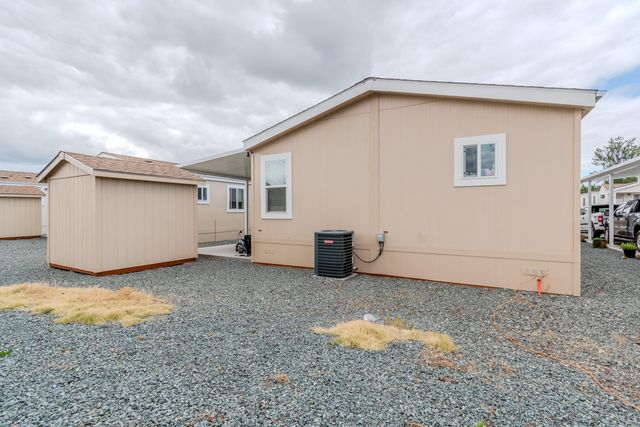 3555 S Pacific Hwy 26, Medford, OR 97501
