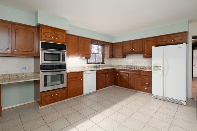 1112 The Lane, Lexington, KY 40504