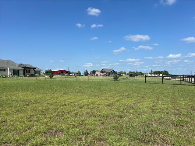 105 Michael LN, Taylor, TX 76574