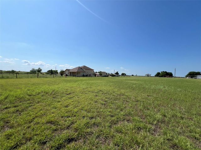 105 Michael LN, Taylor, TX 76574