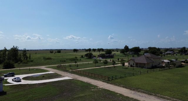 105 Michael LN, Taylor, TX 76574
