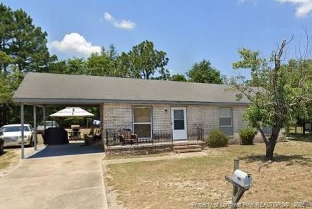 5742 Edmeston Drive, Fayetteville, NC 28311