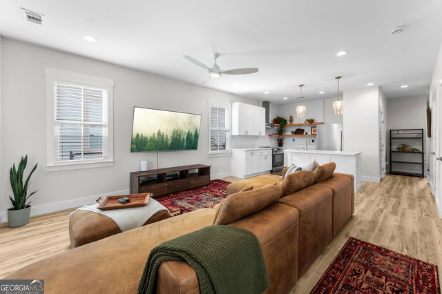 711 E 32nd Street, Savannah, GA 31401