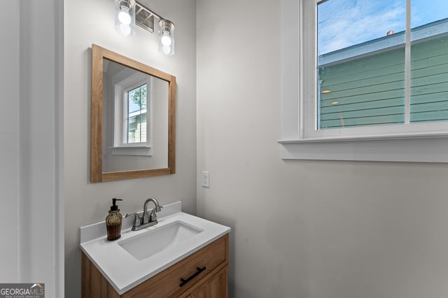 711 E 32nd Street, Savannah, GA 31401