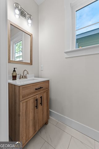 711 E 32nd Street, Savannah, GA 31401