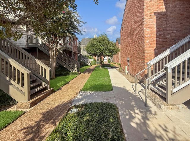 2829 Timmons Lane 209, Houston, TX 77027