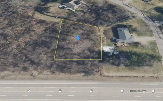 13760 Windemere Drive NW, Grand Rapids, MI 49534