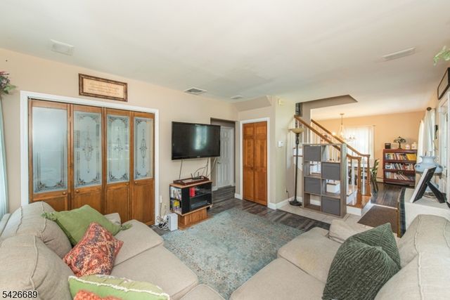 63 Duncan Ave, Pequannock Twp., NJ 07440