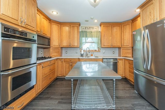 63 Duncan Ave, Pequannock Twp., NJ 07440