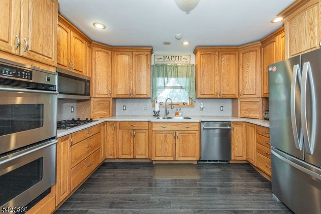 63 Duncan Ave, Pequannock Twp., NJ 07440