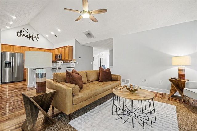 955 Pebble Bend Drive, Grayson, GA 30017