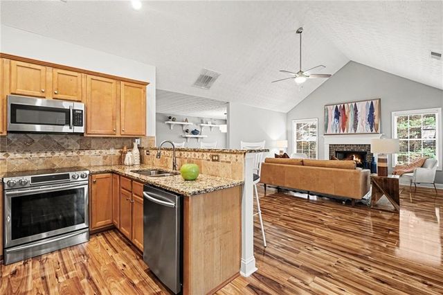 955 Pebble Bend Drive, Grayson, GA 30017