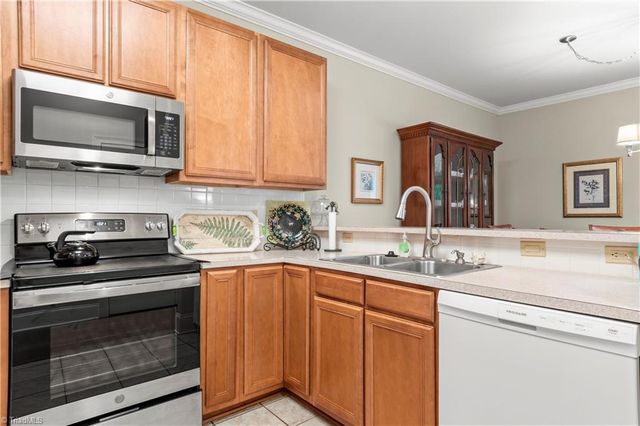 6142 Stadium Ridge Court, Clemmons, NC 27012