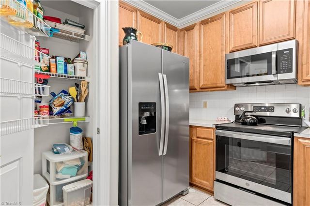 6142 Stadium Ridge Court, Clemmons, NC 27012