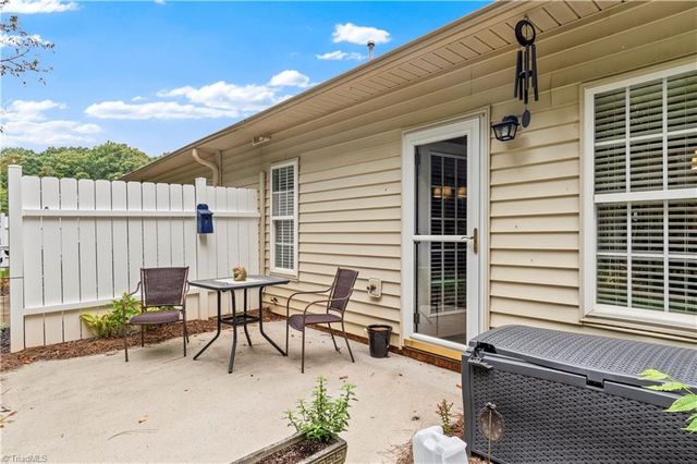 6142 Stadium Ridge Court, Clemmons, NC 27012