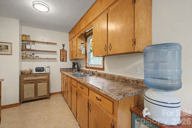 53 Merion Drive, Asheville, NC 28806