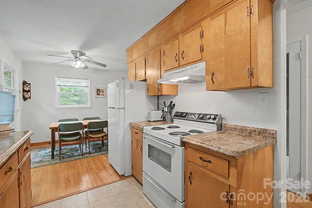 53 Merion Drive, Asheville, NC 28806
