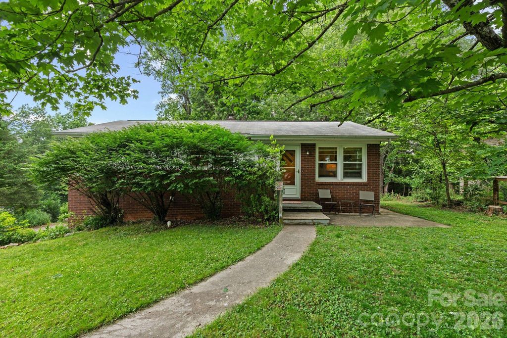 53 Merion Drive, Asheville, NC 28806