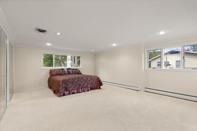 19 Selwyn Rd, Newton, MA 02461