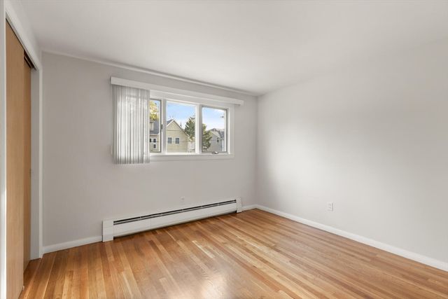 19 Selwyn Rd, Newton, MA 02461