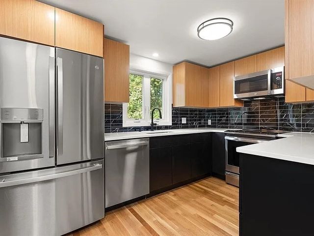 19 Selwyn Rd, Newton, MA 02461