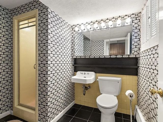 19 Selwyn Rd, Newton, MA 02461