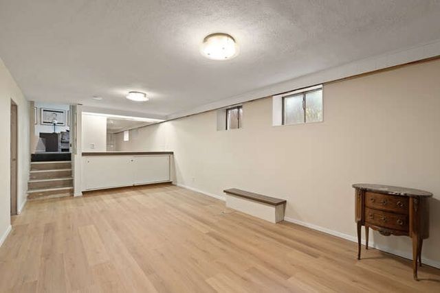 19 Selwyn Rd, Newton, MA 02461