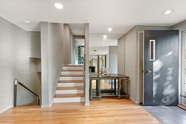 19 Selwyn Rd, Newton, MA 02461