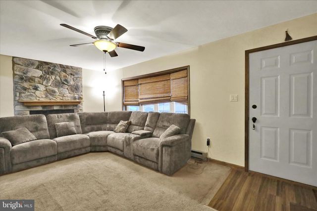 2492 BUFFALO CV, Auburn, PA 17922